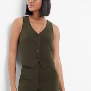 ❤️ Express olive green vest NWT ❤️